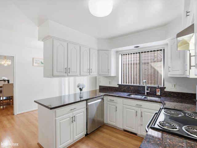7134 Bridge Way, West Bloomfield, MI 48322