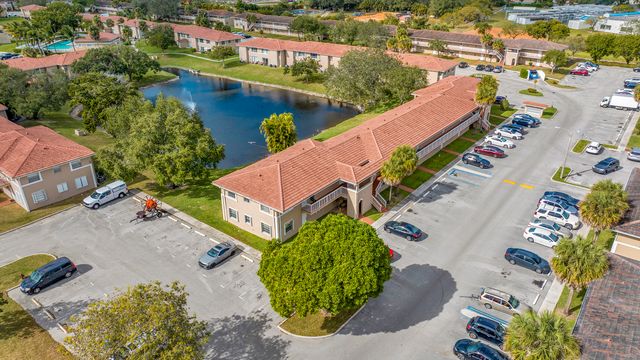 906 Twin Lakes Drive 8-j, Coral Springs, FL 33071