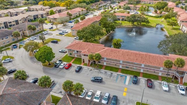 906 Twin Lakes Drive 8-j, Coral Springs, FL 33071
