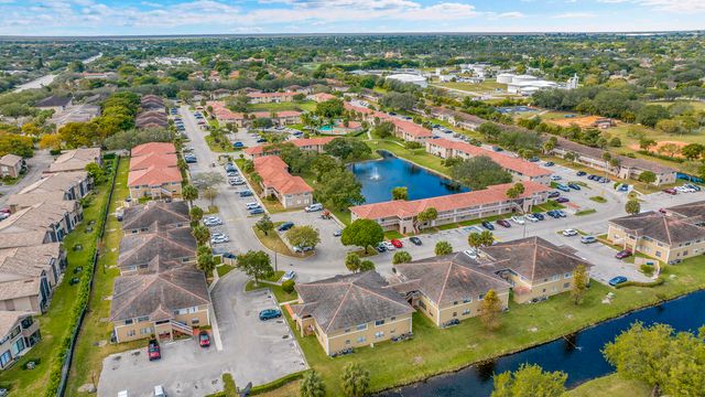 906 Twin Lakes Drive 8-j, Coral Springs, FL 33071