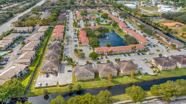 906 Twin Lakes Drive 8-j, Coral Springs, FL 33071