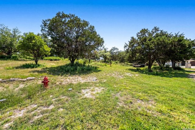 1487 & 1501 Stagecoach Dr., San Antonio, TX 78133