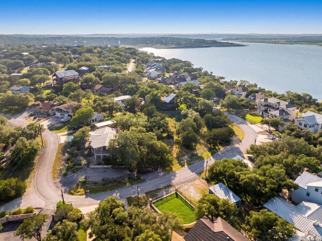 1487 & 1501 Stagecoach Dr., San Antonio, TX 78133