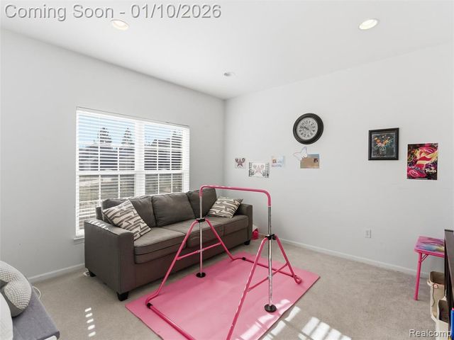 28710 Castlegate Drive, Southfield, MI 48034