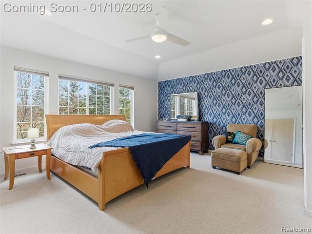 28710 Castlegate Drive, Southfield, MI 48034