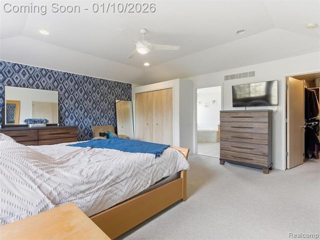 28710 Castlegate Drive, Southfield, MI 48034