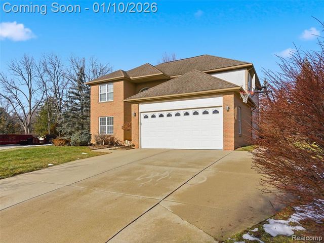 28710 Castlegate Drive, Southfield, MI 48034