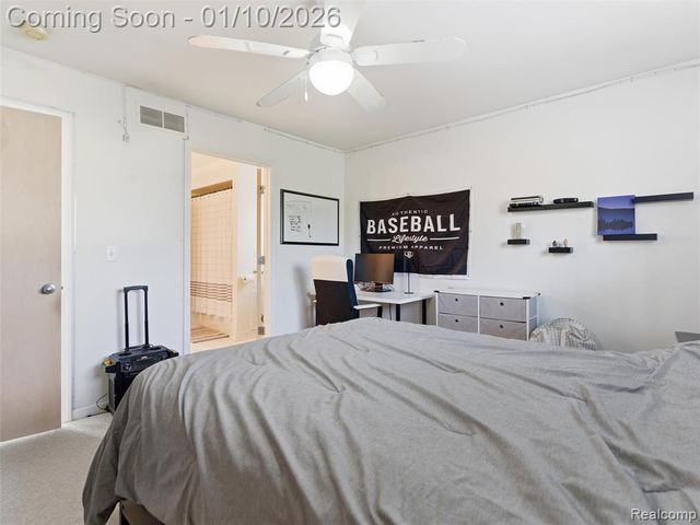 28710 Castlegate Drive, Southfield, MI 48034