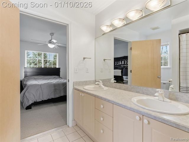 28710 Castlegate Drive, Southfield, MI 48034