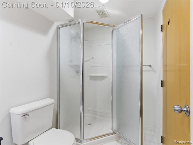 28710 Castlegate Drive, Southfield, MI 48034