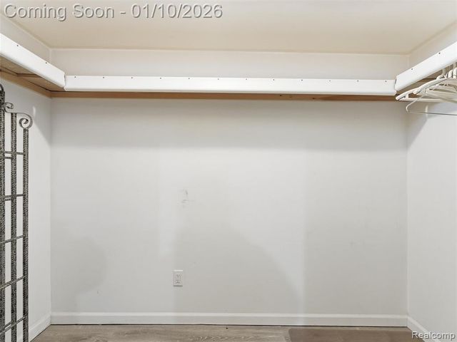 28710 Castlegate Drive, Southfield, MI 48034