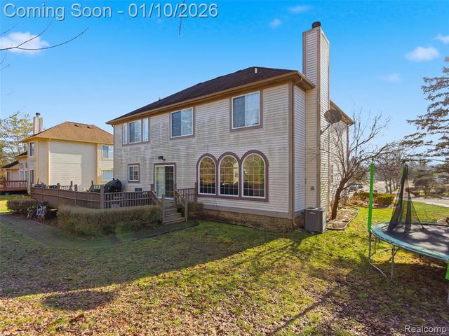 28710 Castlegate Drive, Southfield, MI 48034