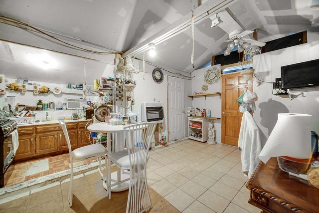 924 N PULASKI Avenue, Chicago, IL 60651