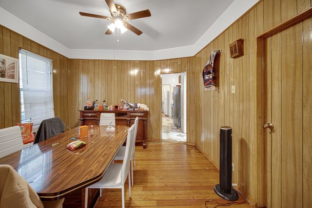 924 N PULASKI Avenue, Chicago, IL 60651