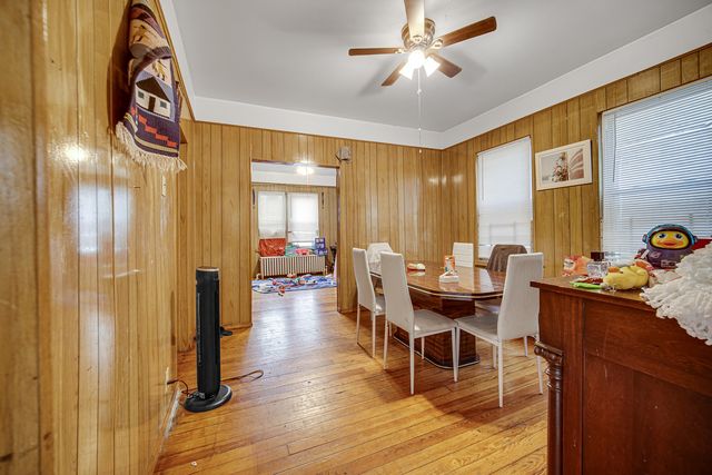 924 N PULASKI Avenue, Chicago, IL 60651