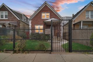 924 N PULASKI Avenue, Chicago, IL 60651