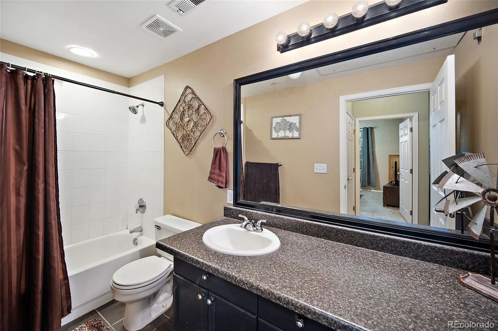 Image 12 of property listing at 8400 S Upham Way F22, Littleton, CO 80128