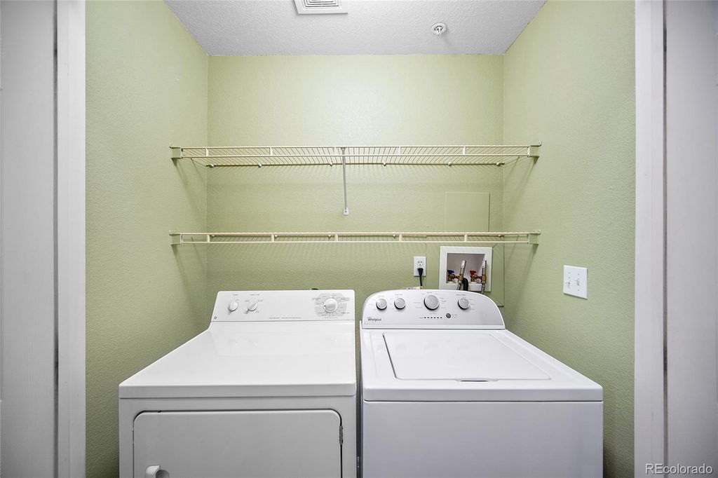Image 13 of property listing at 8400 S Upham Way F22, Littleton, CO 80128