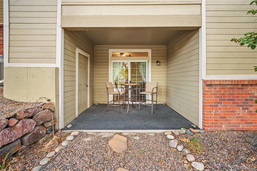 Image 16 of property listing at 8400 S Upham Way F22, Littleton, CO 80128