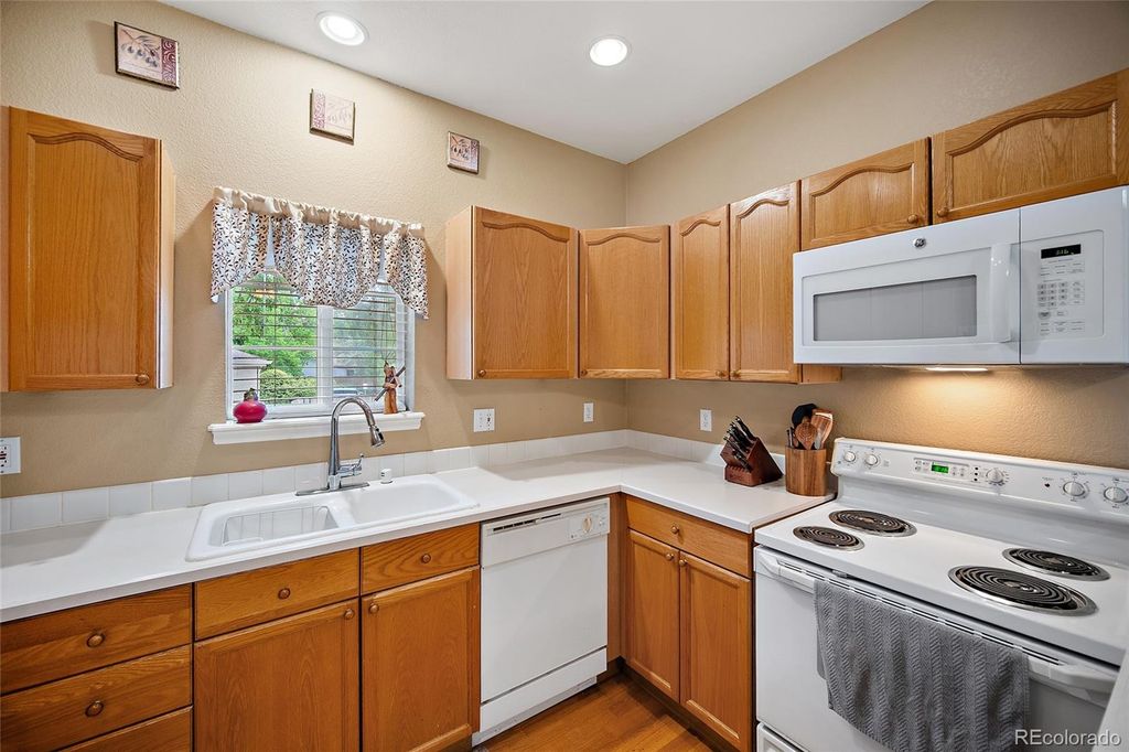 Image 7 of property listing at 8400 S Upham Way F22, Littleton, CO 80128