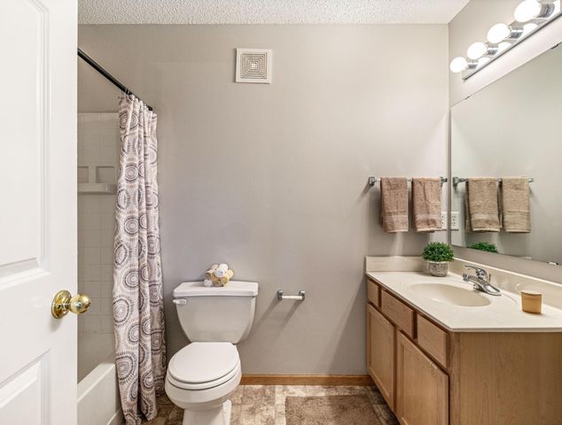 14351 Bentley Way, Rosemount, MN 55068