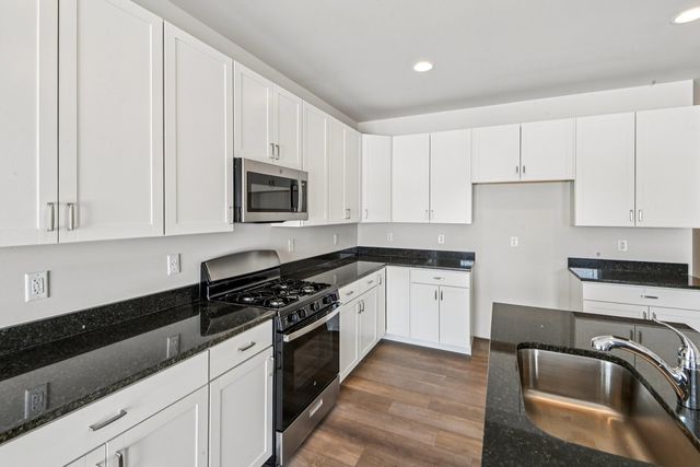 353 N Aspen Drive, Cortland, IL 60112