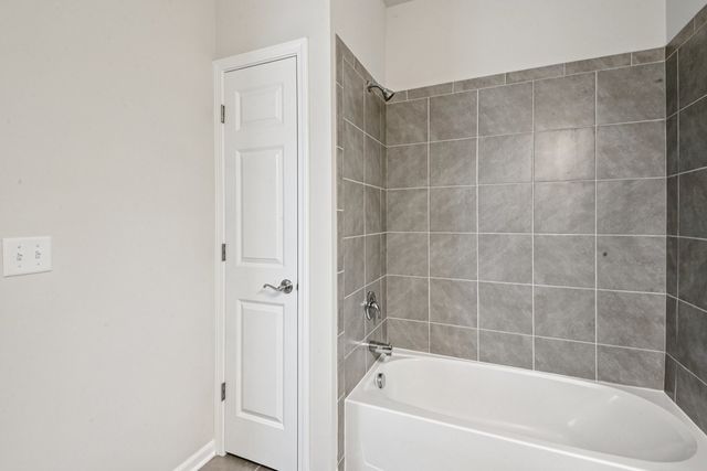 353 N Aspen Drive, Cortland, IL 60112