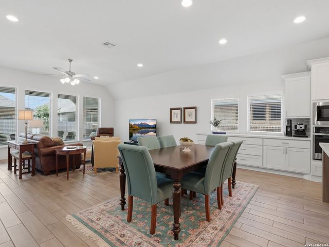 1833 LUNA ST, New Braunfels, TX 78132