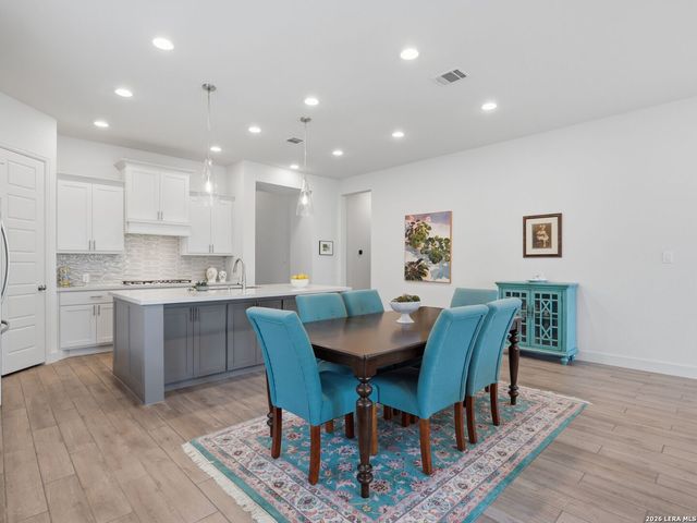 1833 LUNA ST, New Braunfels, TX 78132