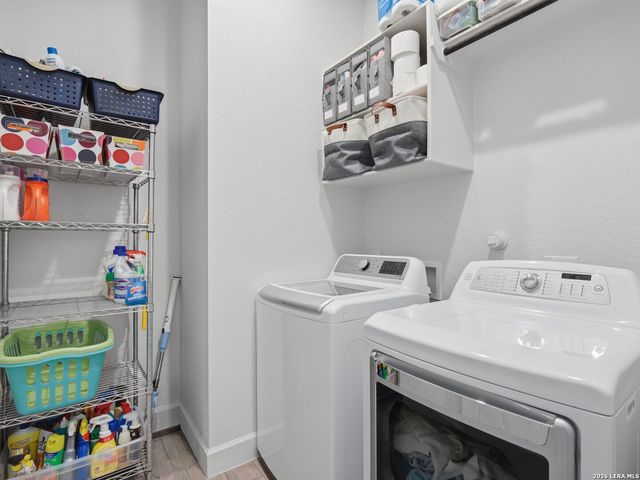 1833 LUNA ST, New Braunfels, TX 78132