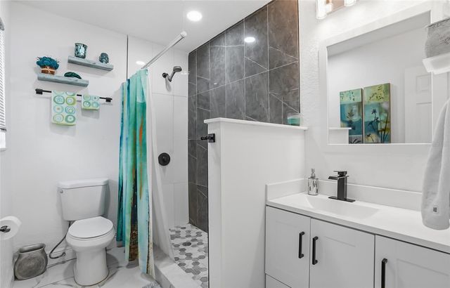 5718 18TH AVENUE N, St Petersburg, FL 33710