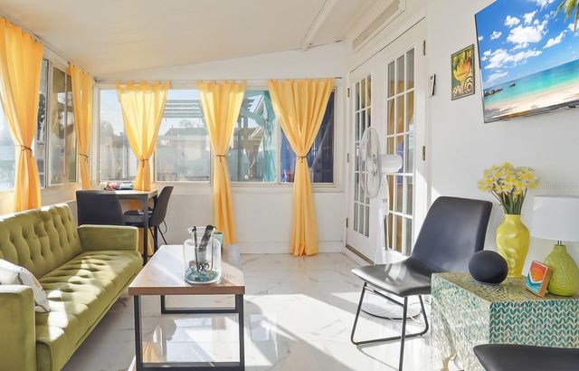 5718 18TH AVENUE N, St Petersburg, FL 33710