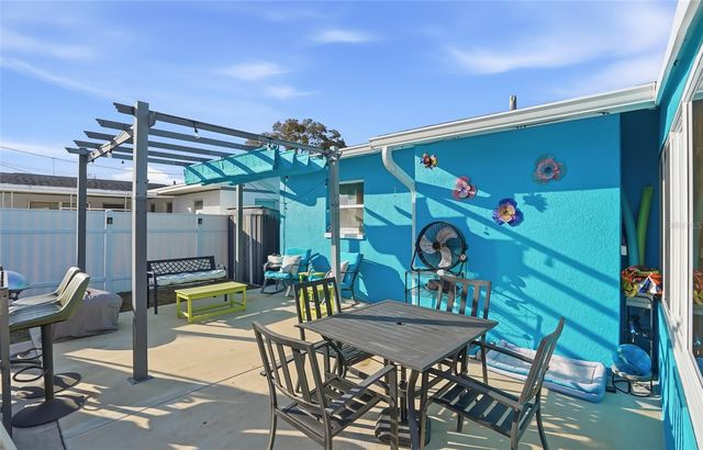 5718 18TH AVENUE N, St Petersburg, FL 33710