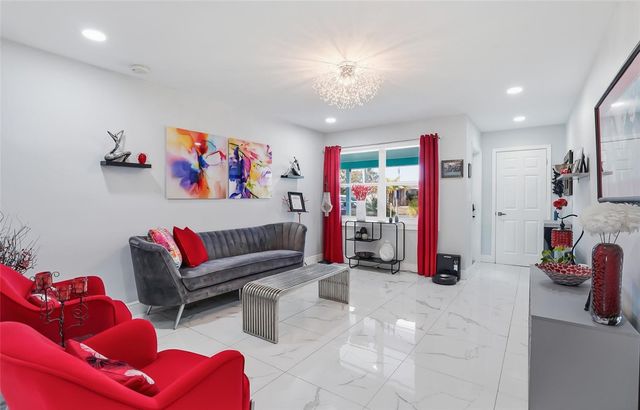 5718 18TH AVENUE N, St Petersburg, FL 33710