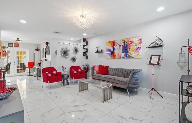 5718 18TH AVENUE N, St Petersburg, FL 33710