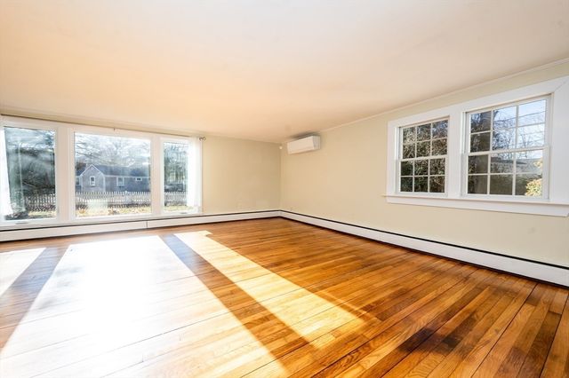 54 Murphy Rd, Barnstable, MA 02601