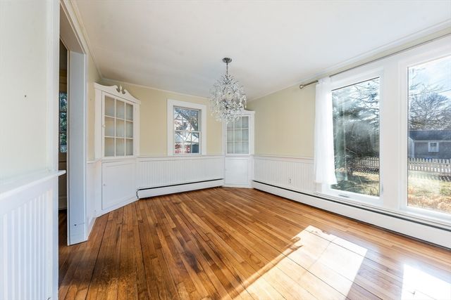 54 Murphy Rd, Barnstable, MA 02601