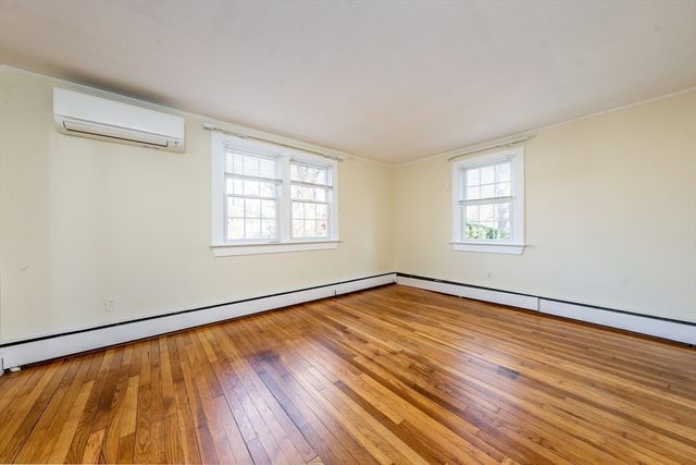 54 Murphy Rd, Barnstable, MA 02601