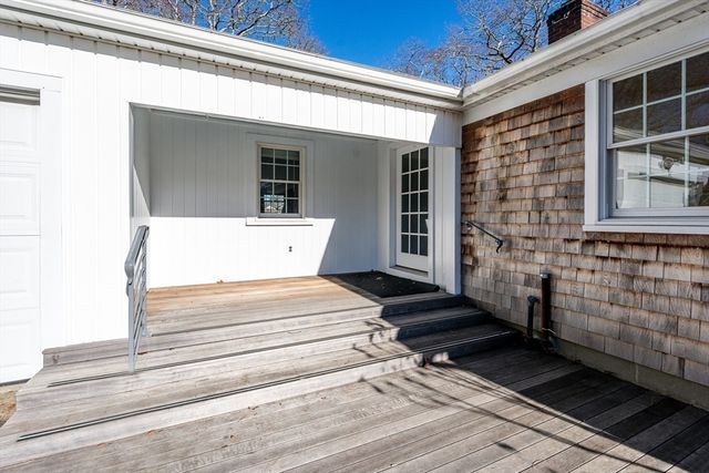 54 Murphy Rd, Barnstable, MA 02601