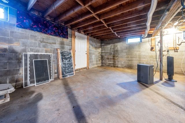 54 Murphy Rd, Barnstable, MA 02601