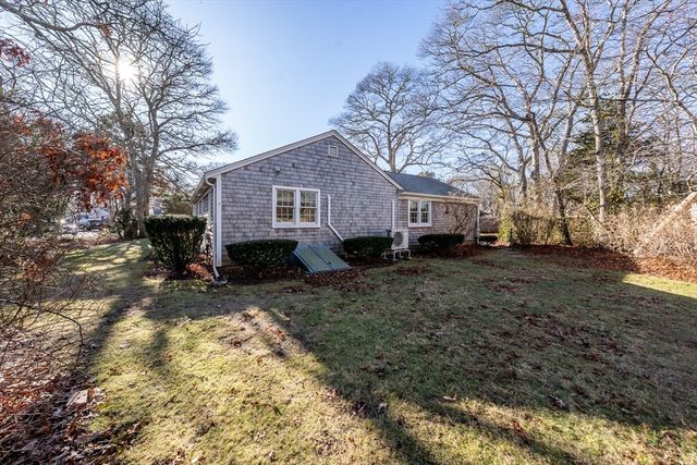 54 Murphy Rd, Barnstable, MA 02601