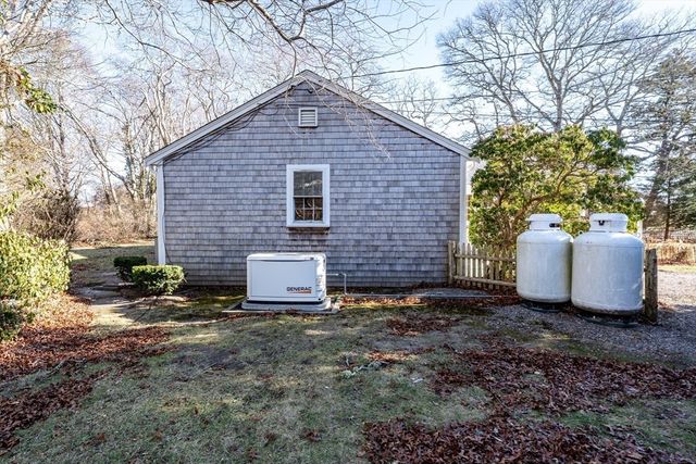 54 Murphy Rd, Barnstable, MA 02601