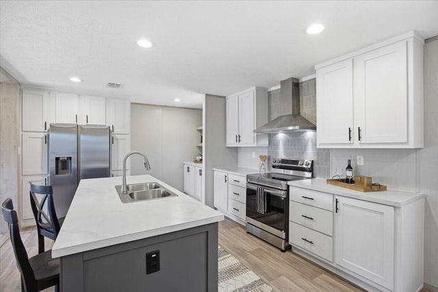 662 Country Pond Lane, Cross, SC 29436