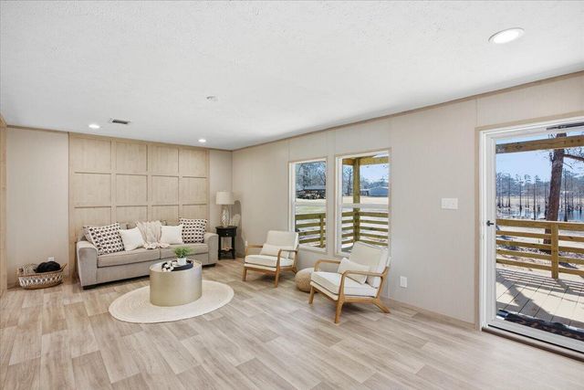 662 Country Pond Lane, Cross, SC 29436