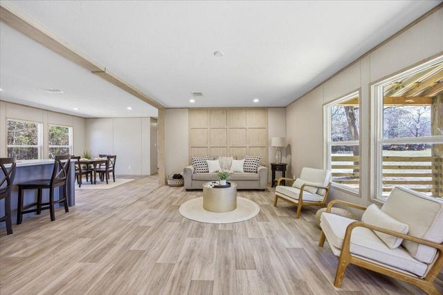 662 Country Pond Lane, Cross, SC 29436