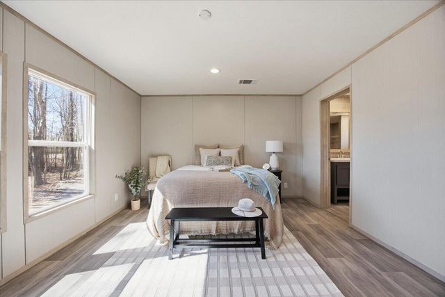 662 Country Pond Lane, Cross, SC 29436