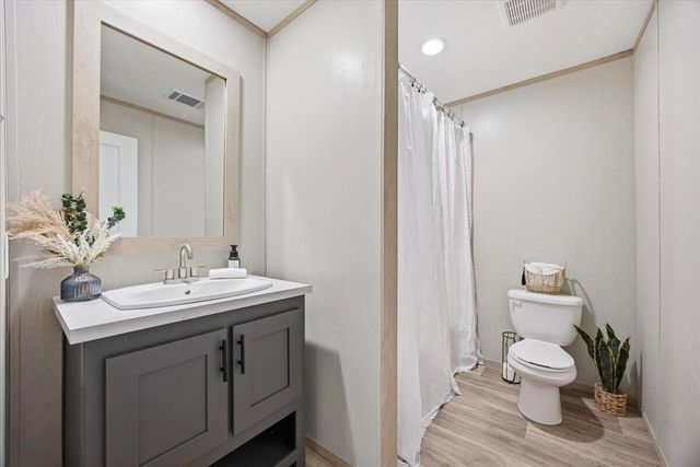 662 Country Pond Lane, Cross, SC 29436