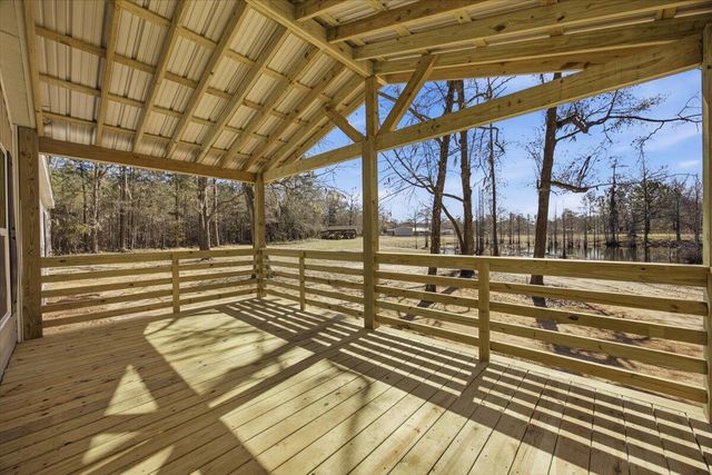 662 Country Pond Lane, Cross, SC 29436