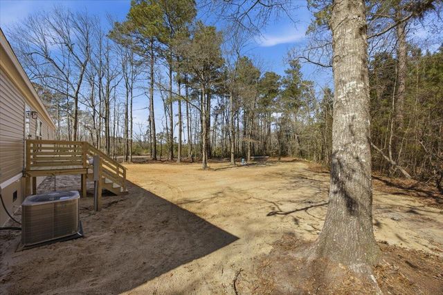 662 Country Pond Lane, Cross, SC 29436