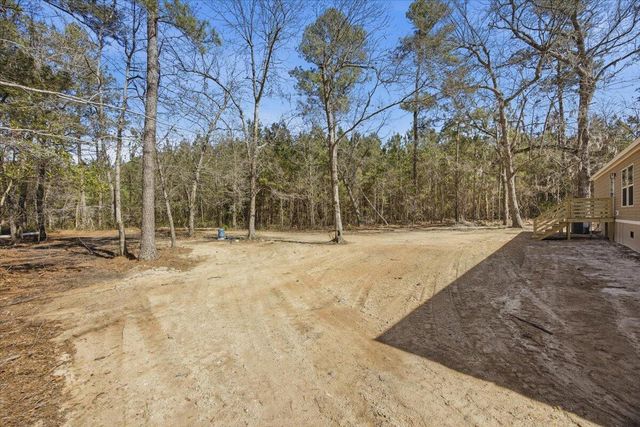 662 Country Pond Lane, Cross, SC 29436